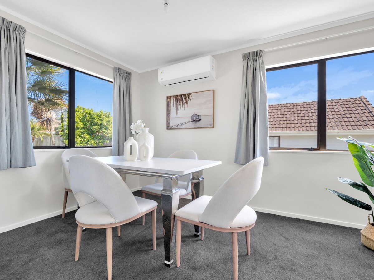Renovated & Freestanding 3 beds home, 2/9 Porchester Road, Papakura, Auckland