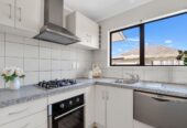 Renovated & Freestanding 3 beds home, 2/9 Porchester Road, Papakura, Auckland