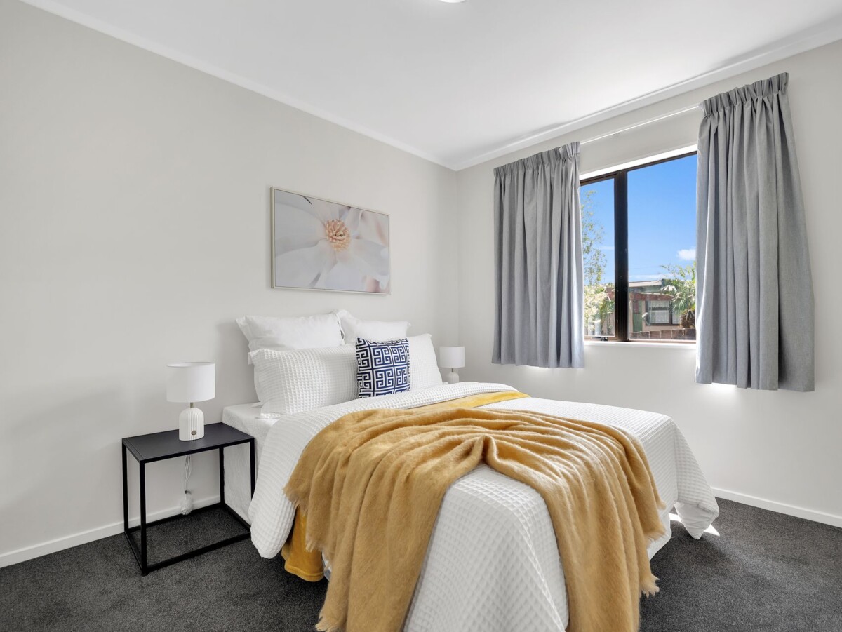 Renovated & Freestanding 3 beds home, 2/9 Porchester Road, Papakura, Auckland