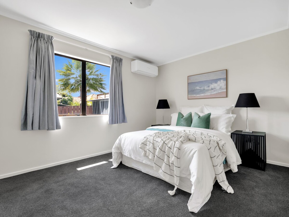 Renovated & Freestanding 3 beds home, 2/9 Porchester Road, Papakura, Auckland