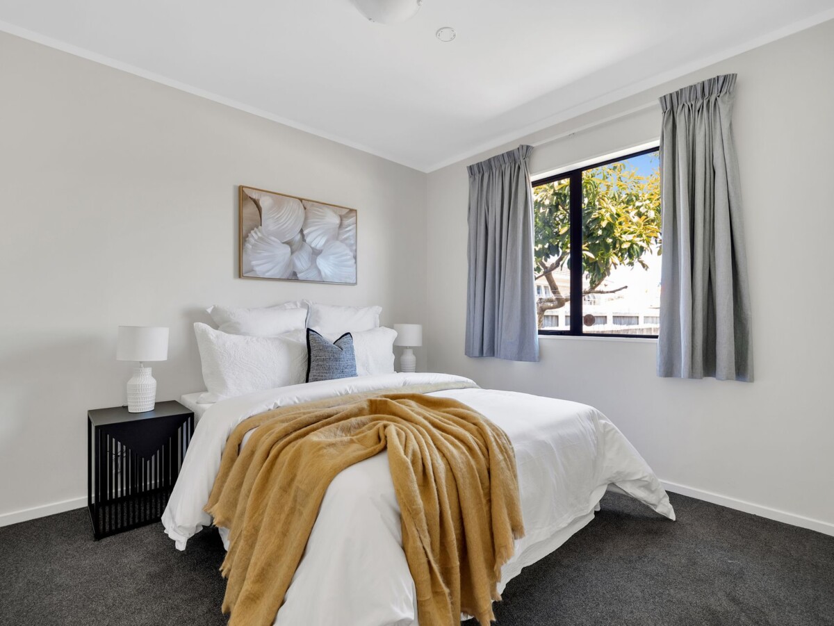 Renovated & Freestanding 3 beds home, 2/9 Porchester Road, Papakura, Auckland