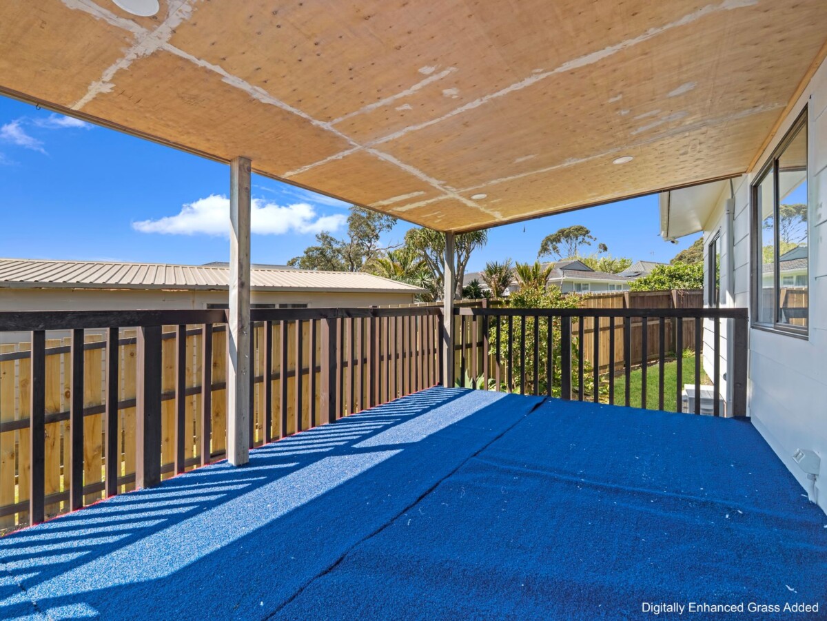 Must sell, Relationship Split, no Plan B, 2 beds house on 1/2 share of 782sqm section, minutes to Manukau shopping centre, 74B Trevor Hosken Drive, Wiri, Auckland