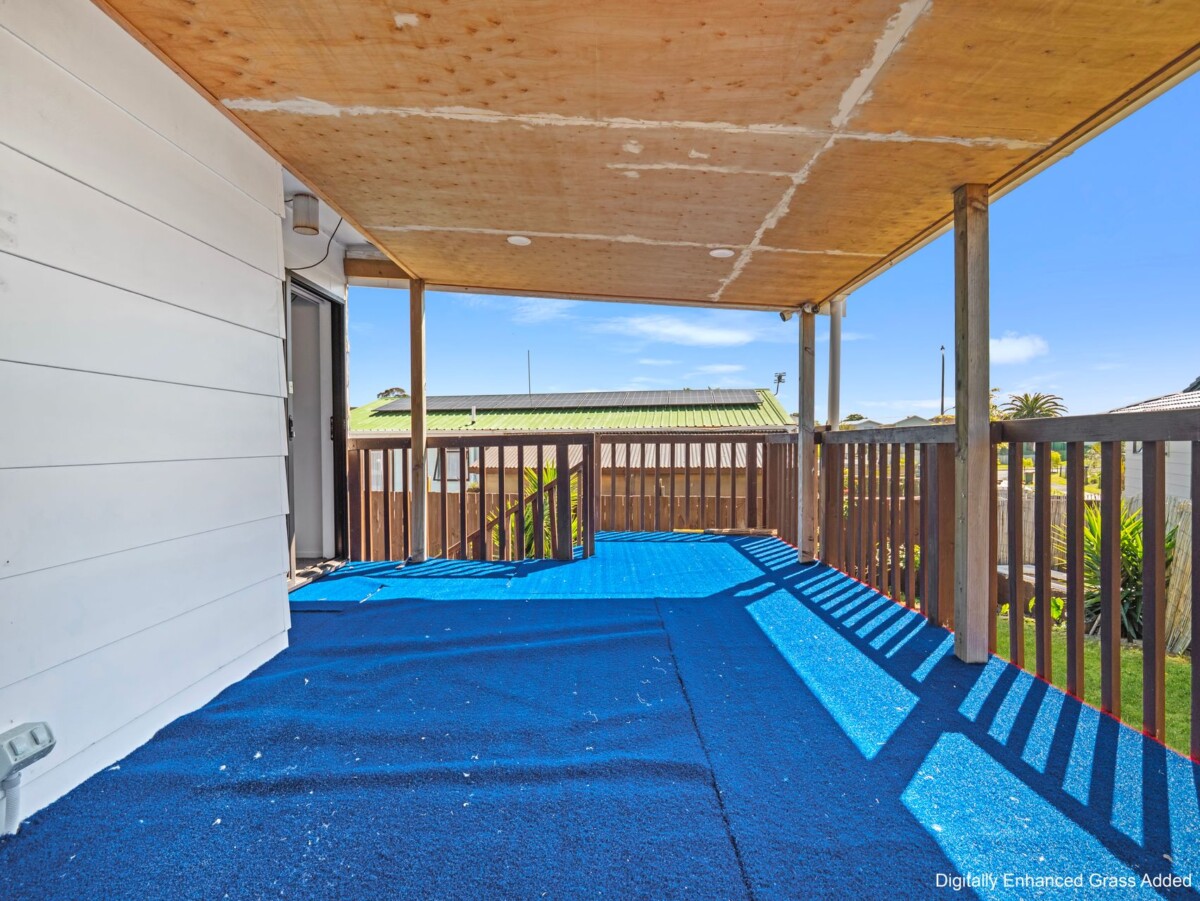 Must sell, Relationship Split, no Plan B, 2 beds house on 1/2 share of 782sqm section, minutes to Manukau shopping centre, 74B Trevor Hosken Drive, Wiri, Auckland