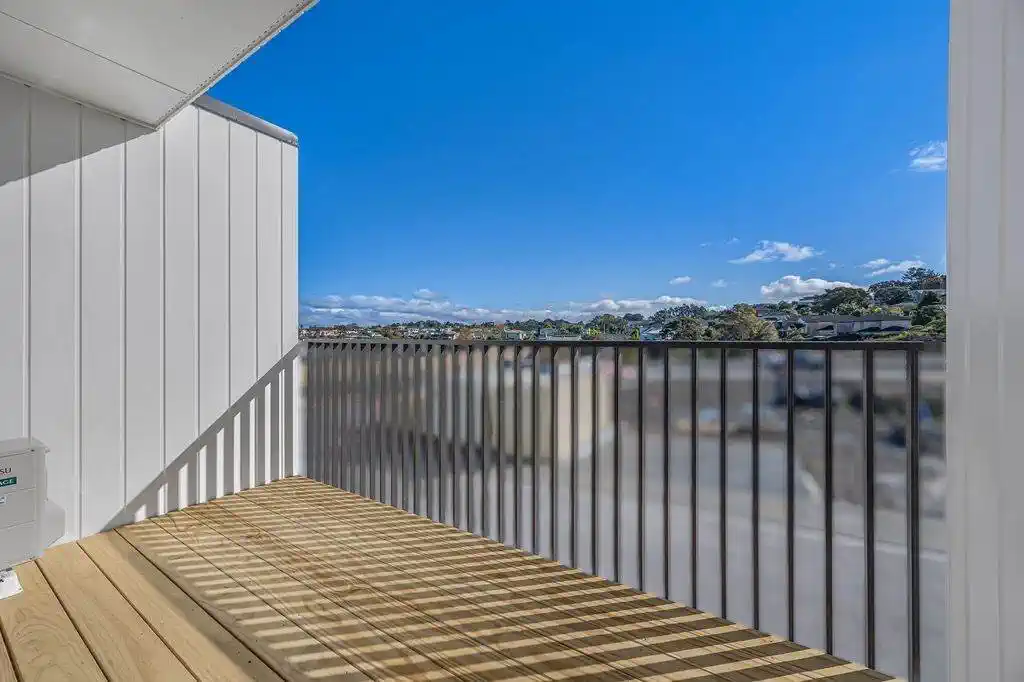 Brandnew 3 beds home with 2 car parks, Just a short distance to Browns Bay Beach and Albany Mall, 18 Kanapa Road, Albany, Auckland