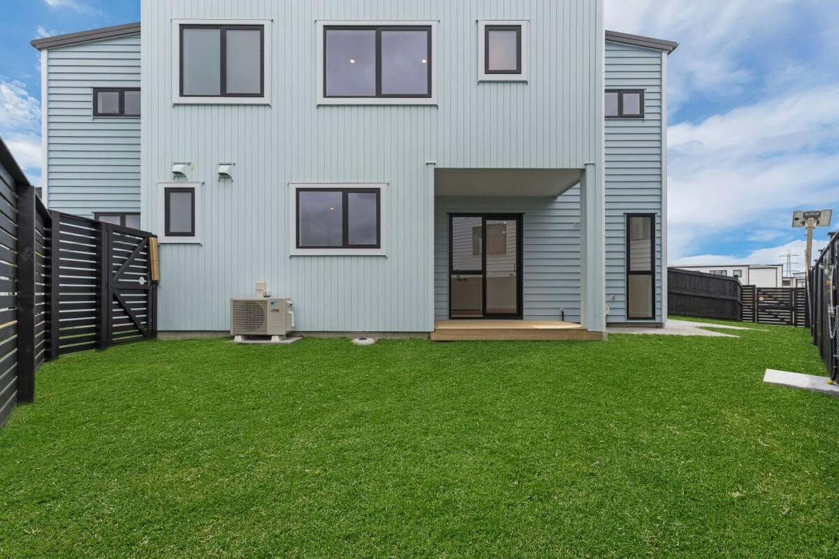 Christmas Special- Brand New 4 bedrooms home-Must Be Sold, 133-137 Bremner Road, Karaka, Auckland