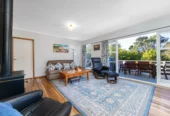 Spacious 4 beds House on 1,201m² Parklike Grounds, 8 Vinceroy Place, Green Bay, Auckland