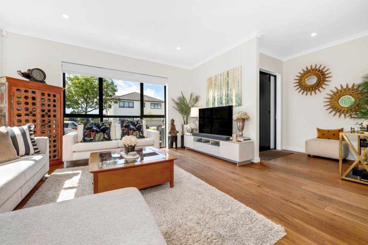 Dual-living, flexible 3+2, 5 beds house on 364m2 section, 8 Lavey Road, Flat Bush, Auckland