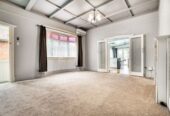 6 beds (4+2) house on 1105m2, walks to Lynn Mall, Zoned Residential – Terrace Housing and Apartment Building, 3199 Great North Road, New Lynn, Auckland