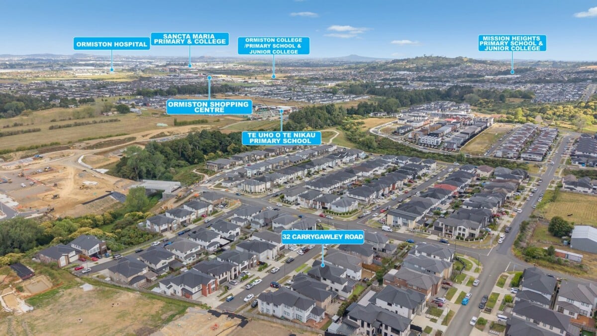 Must sell, Relocating Vendor, 6 beds house with Self-Contained 2-Bedroom Granny Flat, 32 Carrygawley Road, Flat Bush, Auckland