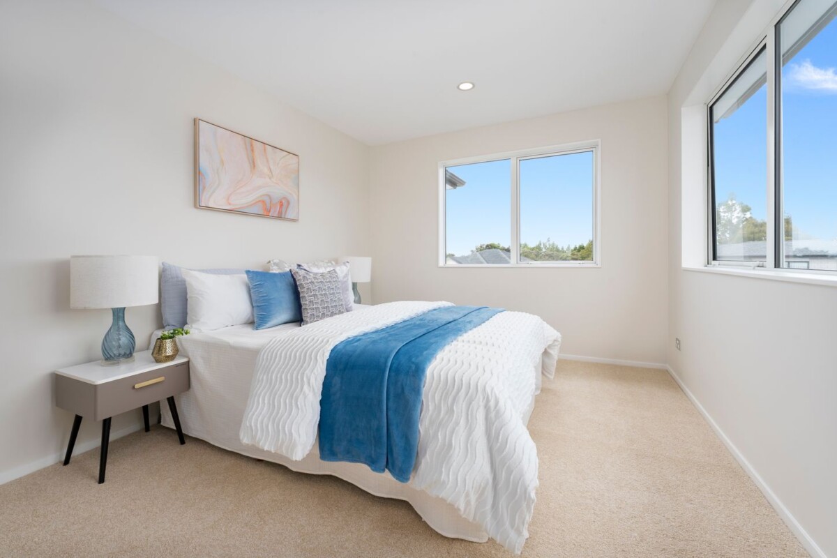 Owner Has Bought, 299sqm 6 beds house on 474m2 section, 79 San Valentino Drive, Henderson, Auckland