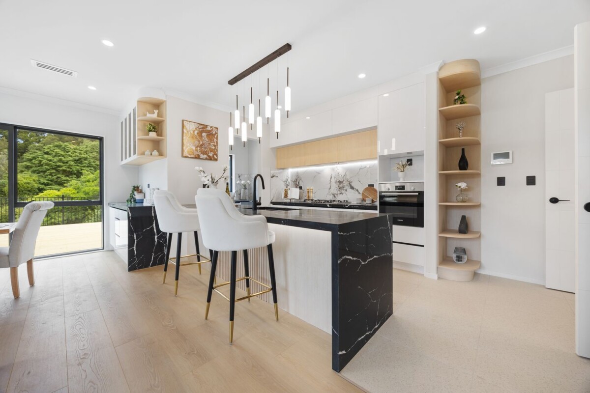 Two kitchens, Brandnew 5 bedrooms house, Muphys Bush is Your Back Yard, 2F Hughs Way, Flat Bush, Auckland