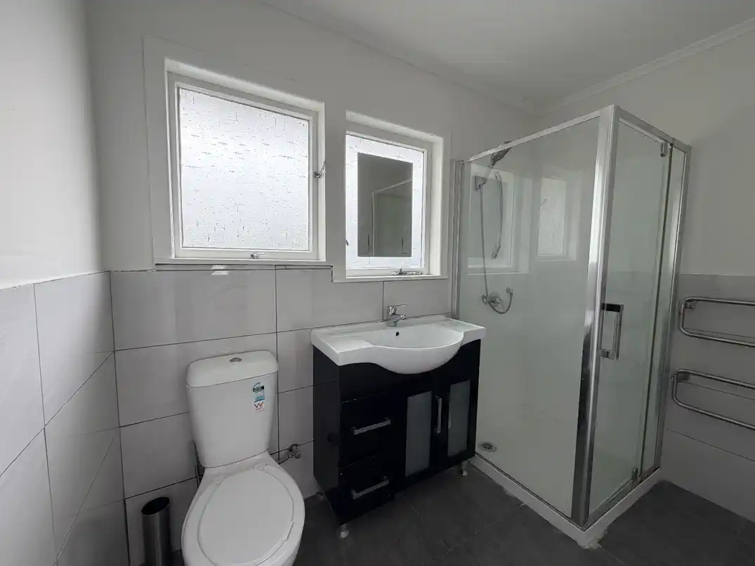 For rent, 3 beds 2 baths house, Available now, 104 Beaumont Way Extension, Manurewa, Auckland