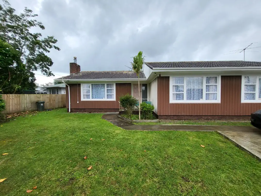 For rent, 3 beds 1 bath house, Available from 22 of December, 11 Frank Grey Place, Otahuhu, Auckland
