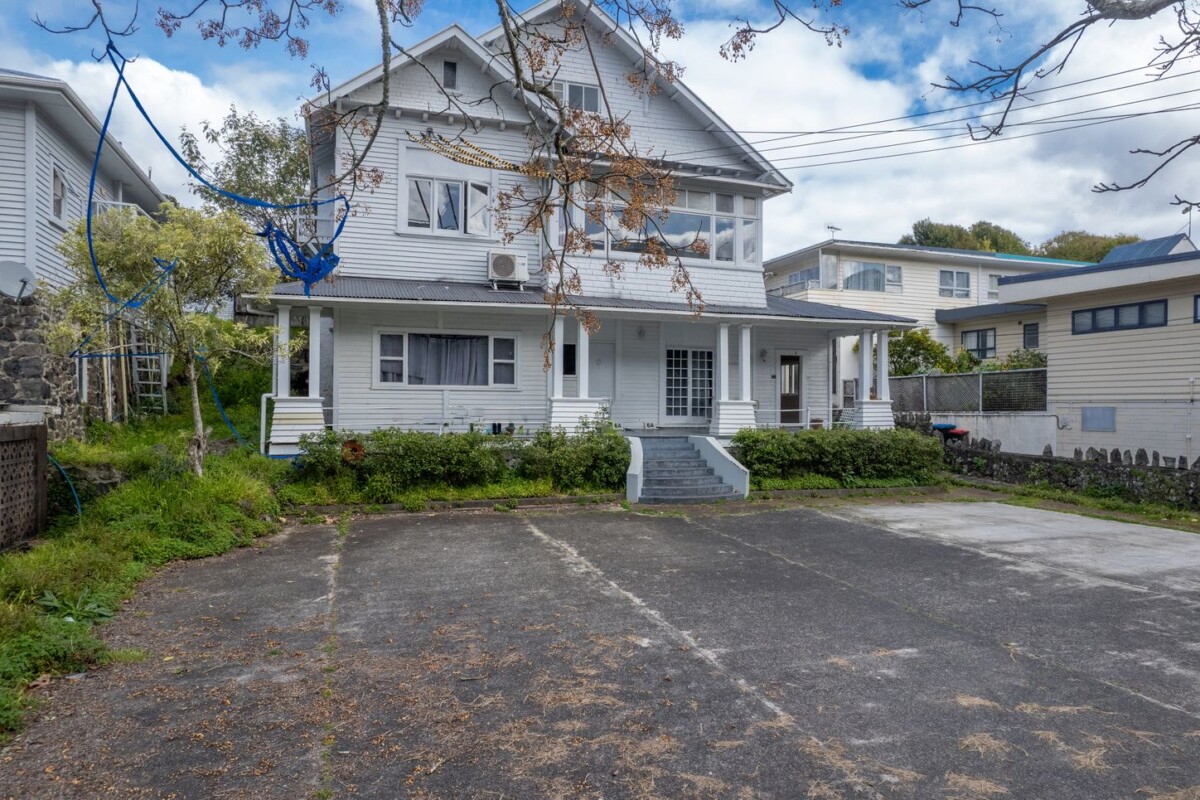 Double Grammar Zone, zone for Auckland Grammar & Epsom Girls’ Grammar, BUY 1 OR 2, fully tenanted, two multi-unit properties (14 bedrooms) on 1617m2 land, 4 & 6 Edgerley Avenue, Epsom, Auckland