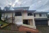 Mortgagee Sale, Freehould 5 beds house on 578m2 section, good school zones, 70A Carlisle Road, Browns Bay, Auckland