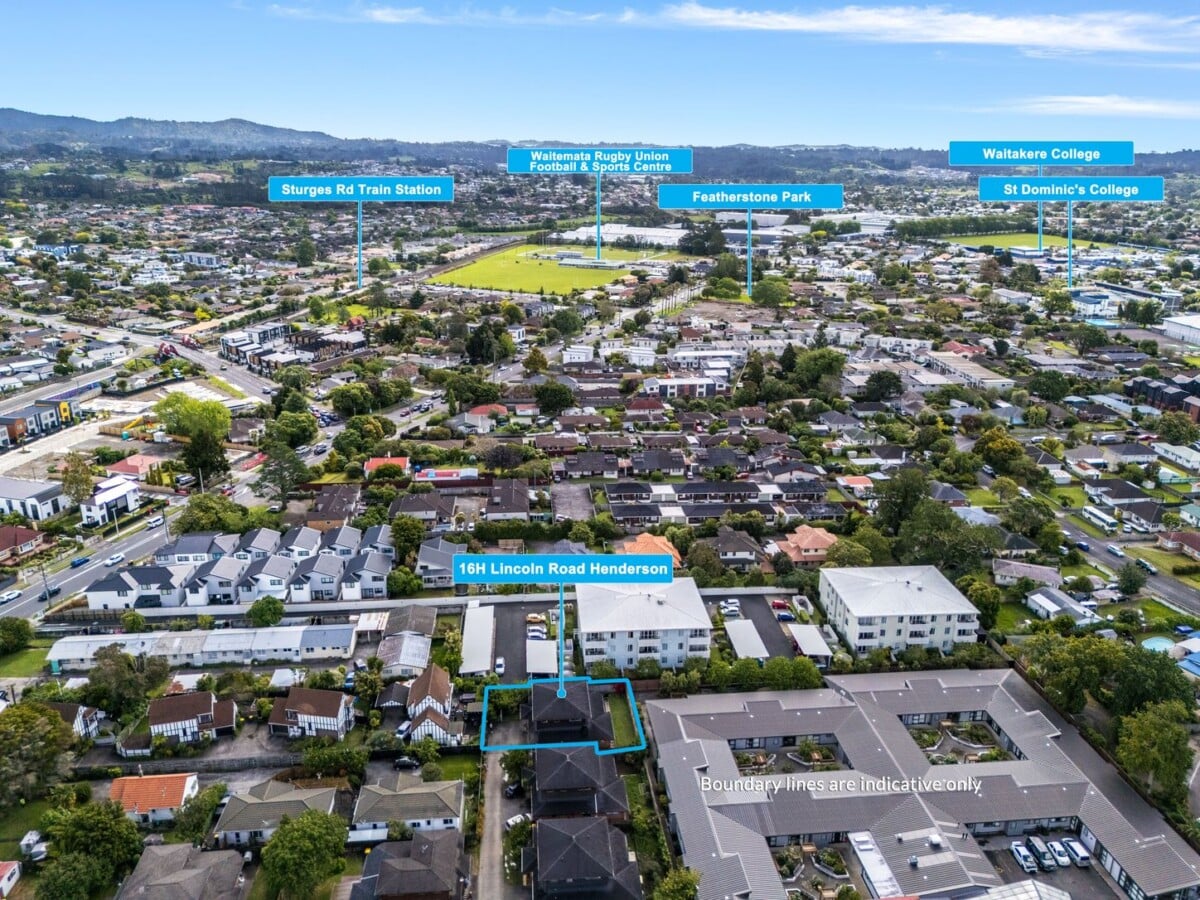 Too Busy To Handle Two Properties, 5 beds house on 437m2 section, 16H Lincoln Road, Henderson, Auckland