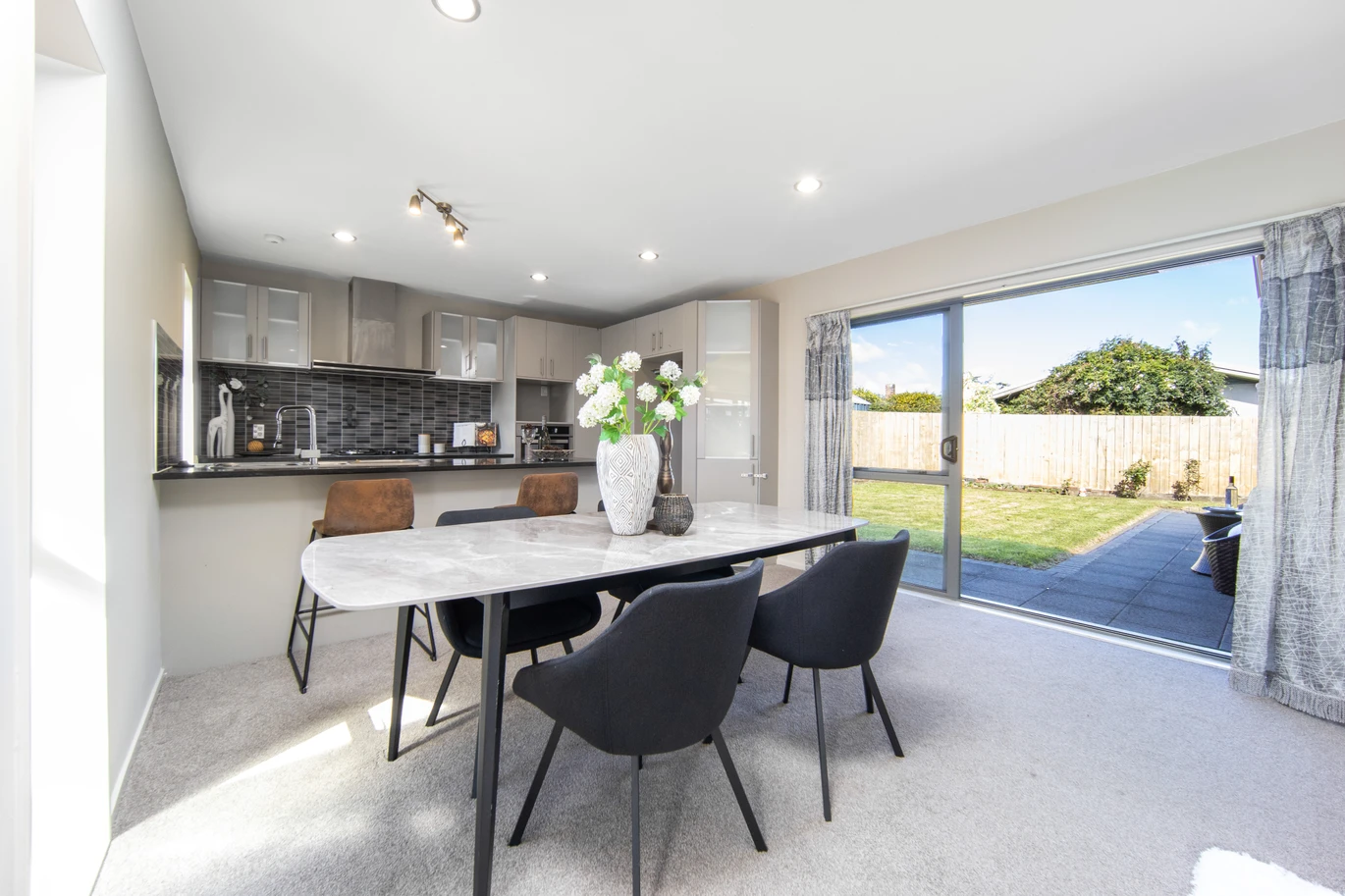 Avondale College zone, Brick & Tile 3 beds house on 367m² section, 134B Avondale Road, Avondale, Auckland