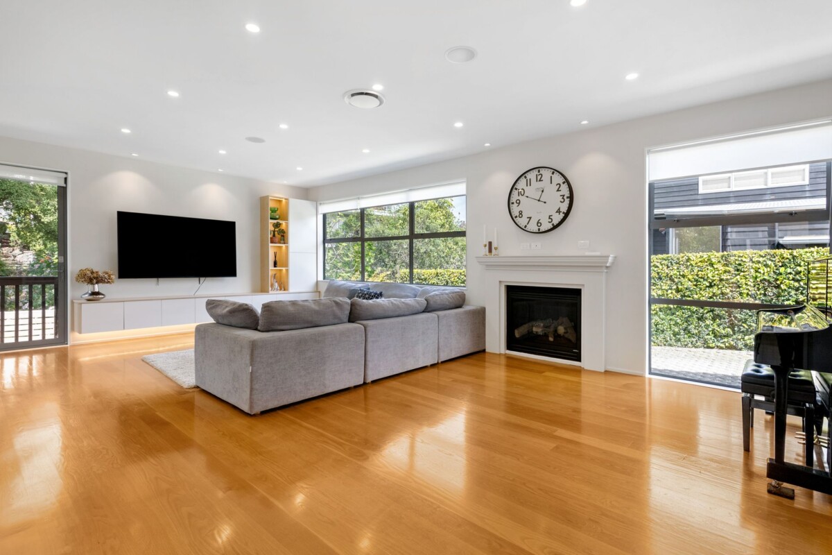 Must sell, Make an offer, Top school zones, 5 beds house on 497 m2 section, central air-conditioning & underfloor heating, 30B Bracken Avenue Takapuna, Auckland