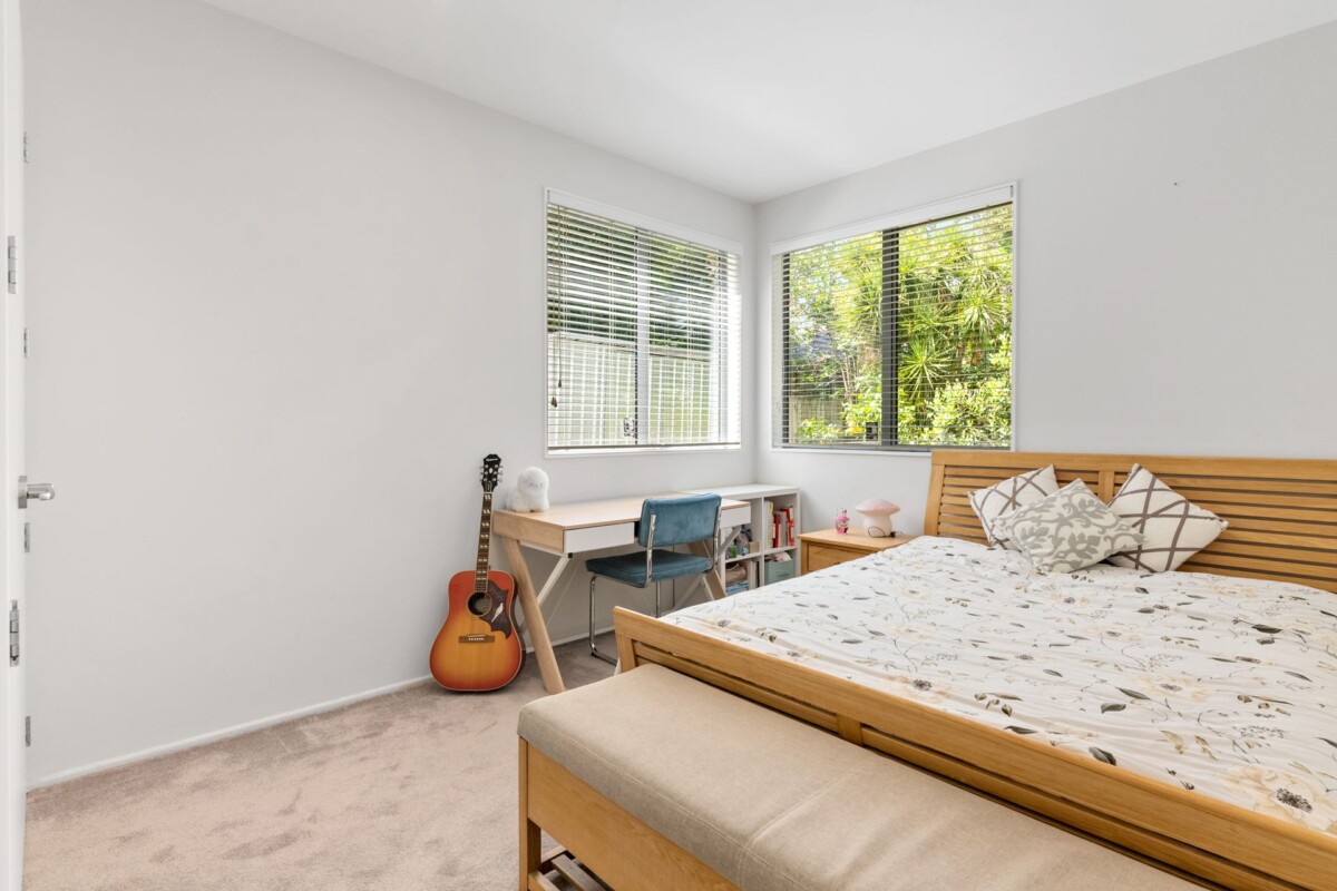 Must sell, Make an offer, Top school zones, 5 beds house on 497 m2 section, central air-conditioning & underfloor heating, 30B Bracken Avenue Takapuna, Auckland