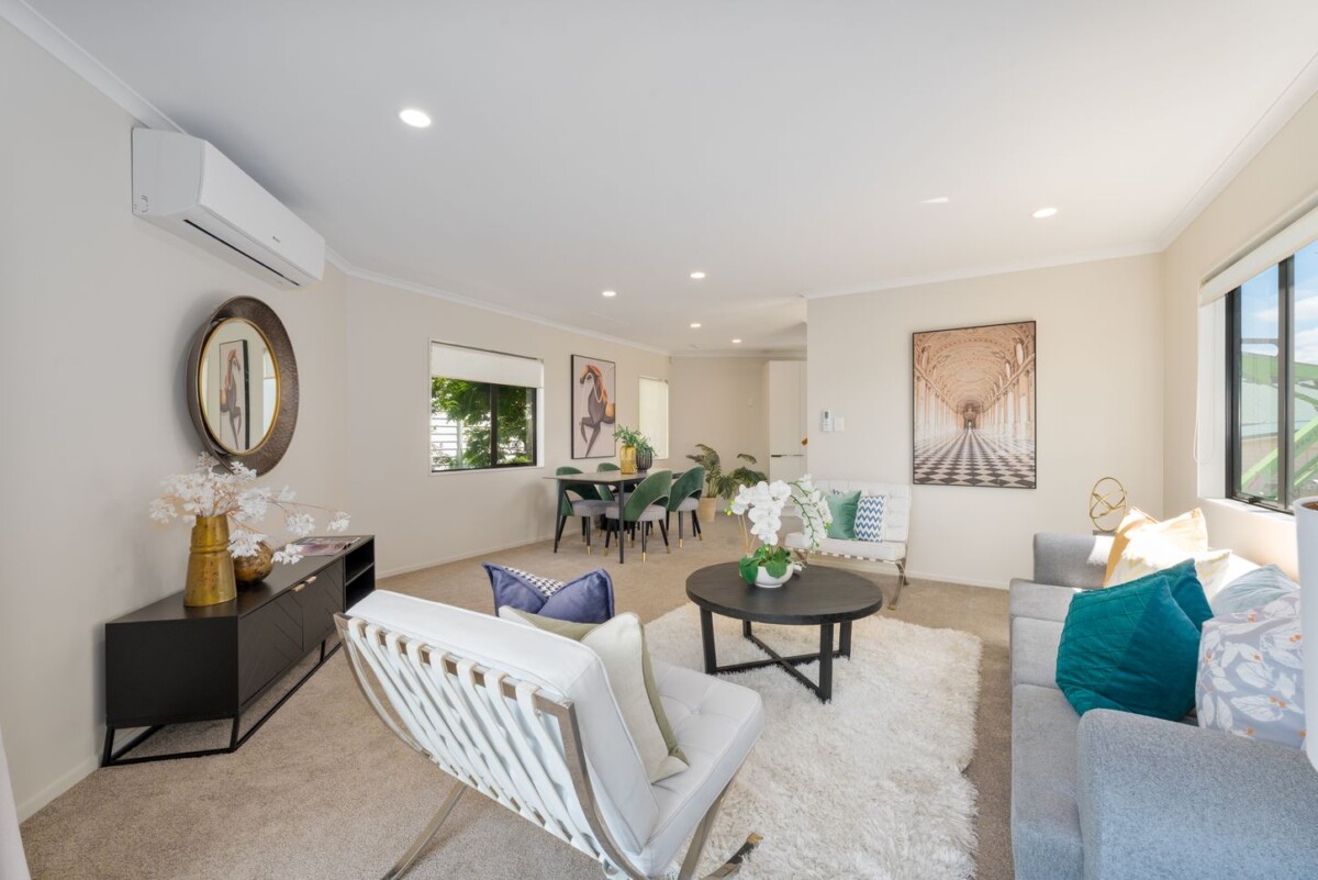 3 beds 3 baths home, walks to Dress Smart, Onehunga Mall, Royal Oak Mall, 870B Manukau Road, Royal Oak, Auckland