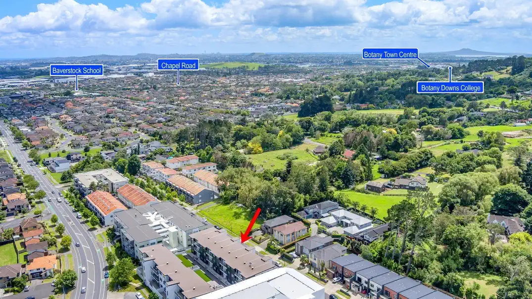 For rent, 2 bed 1 bath apartment, Available from 19th of Jan-26, 19/11 Carlos Drive, Flat Bush, Auckland