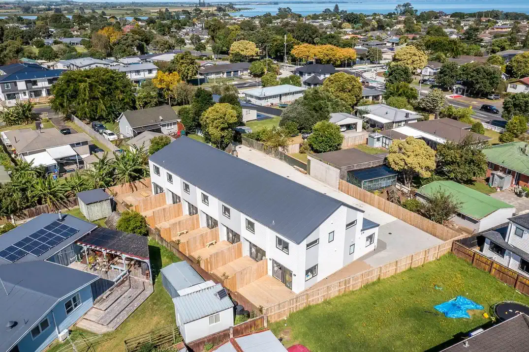 Overseas Developer Cashing Out, Freehold 2 bedrooms townhouse, Currently tenanted, Lot 4/8 Blanes Road, Weymouth, Auckland