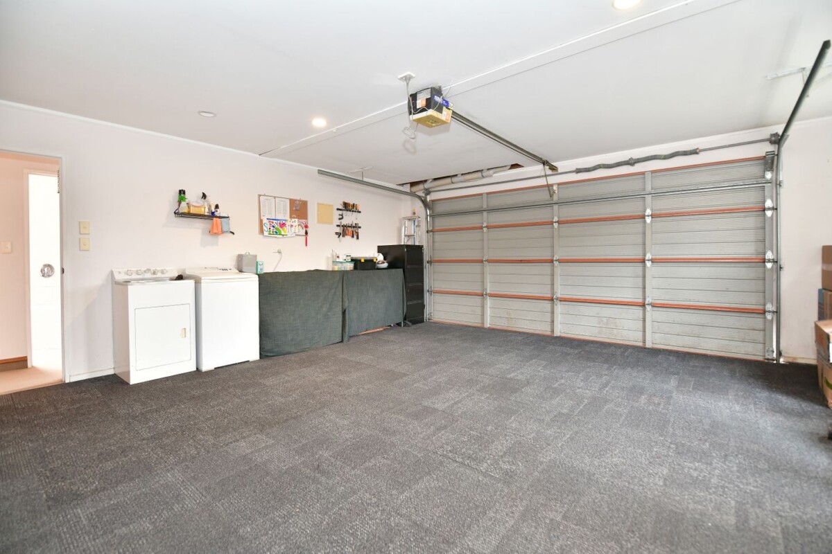 200m2 4 beds house 2 baths house with garage with sea views, Whangaparoa School & College zoning, Walk to Stanmore Bay Beach, New World, cafés, bus stops & leisure centre, 2/603 Whangaparaoa Road, Stanmore Bay, Auckland