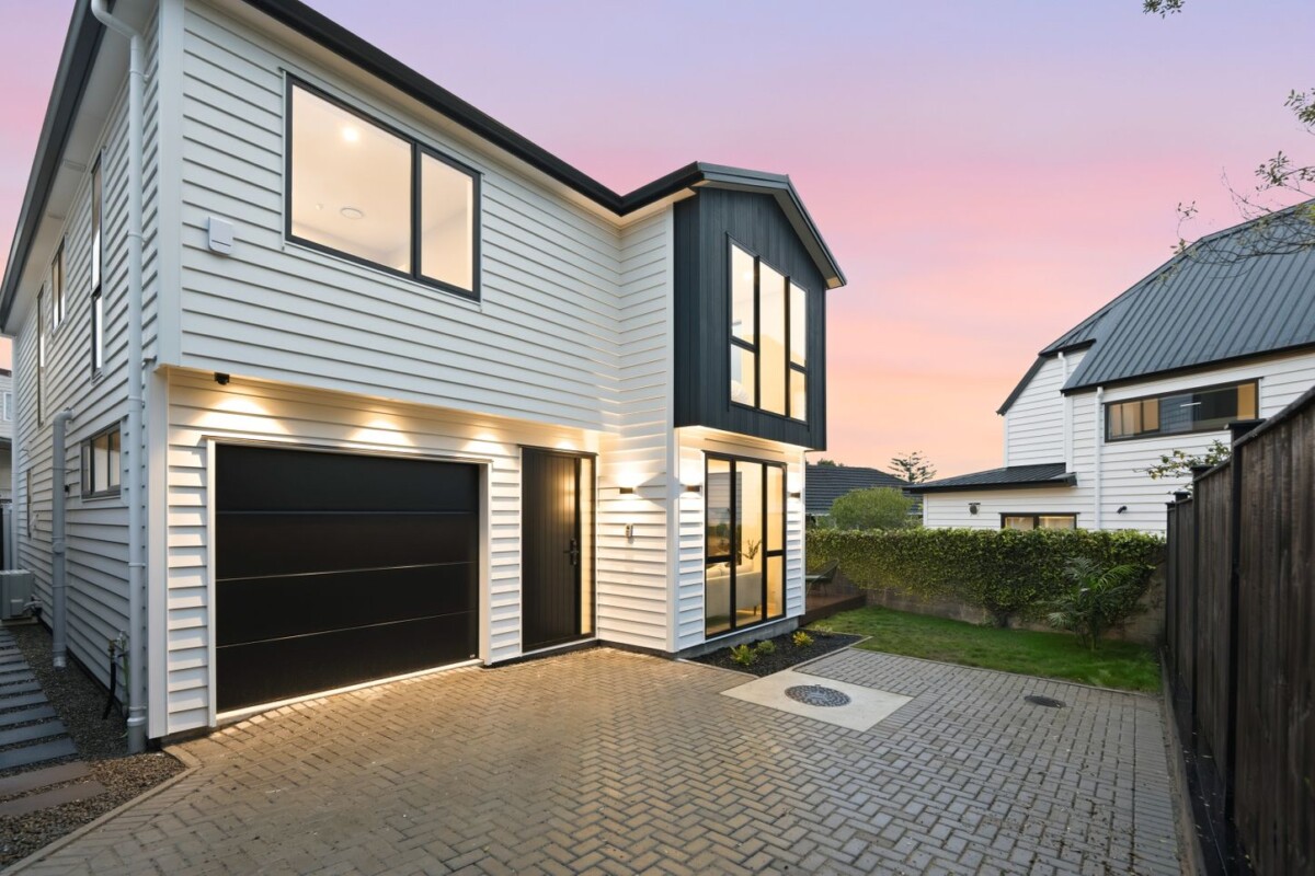 Double Westlake school zone, brand-new freestanding 5 beds home, 3/8 Catalina Crescent, Forrest Hill, Auckland