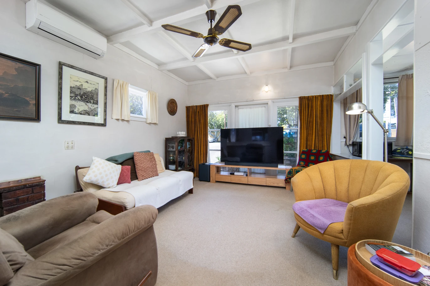 3 beds house on 1,012m² section, live, do=up or develop, 4 Holly Street, Avondale, Auckland