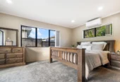 Brick and Tile 4 bedrooms house on 548 m2 section, Pergola, walks to schools, 7 Chard Place, Flat Bush, Auckland