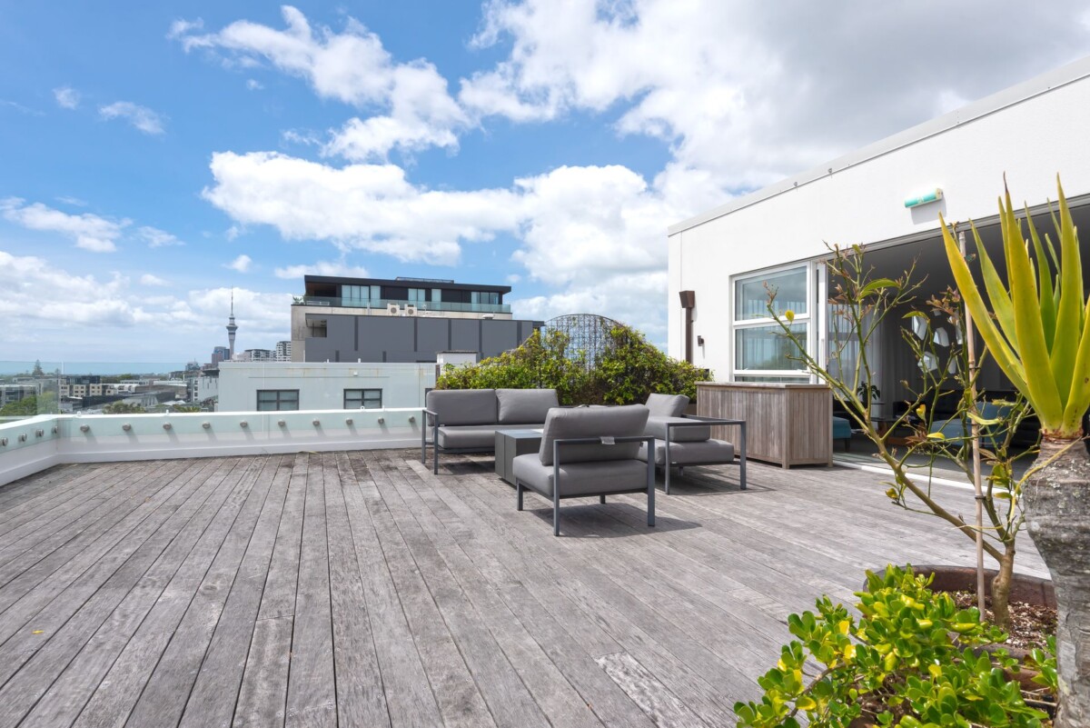 Top school zone, 2 beds 2 baths 2 car parks apartment, Just 2km from the CBD, 102/2 Ariki Street, Grey Lynn, Auckland