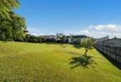 4 beds house on 809 m2 section, live or develop, 67 McLeod Road, Te Atatu South, Auckland