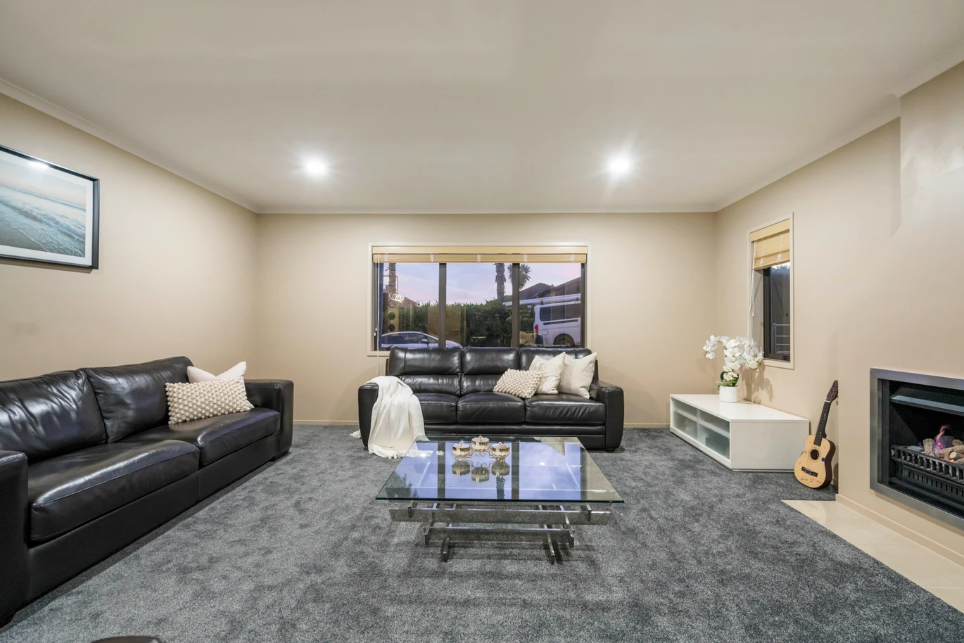 Brick and Tile 4 bedrooms house on 548 m2 section, Pergola, walks to schools, 7 Chard Place, Flat Bush, Auckland