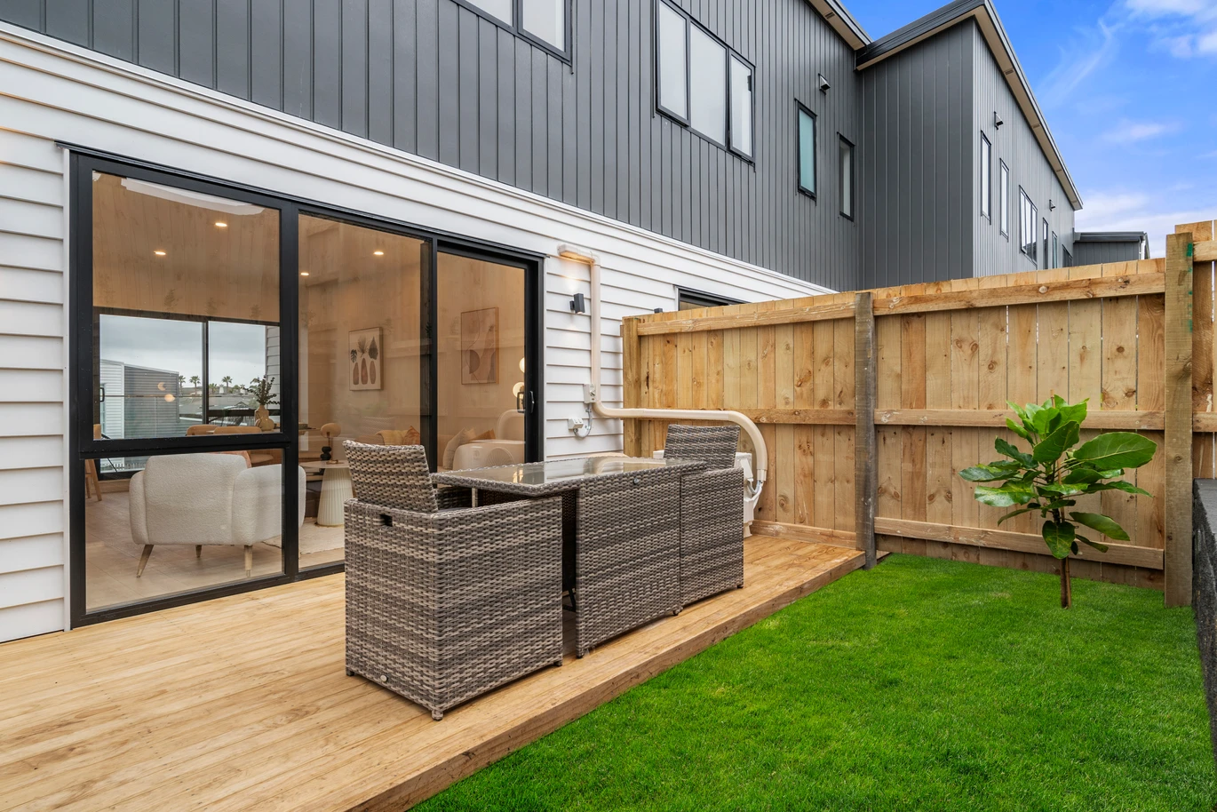 10-Year Stamford Building Warranty, Freehold 3 beds home, Moments from Albany mall, 13 Rengarenga Rise, Fairview Heights, Auckland