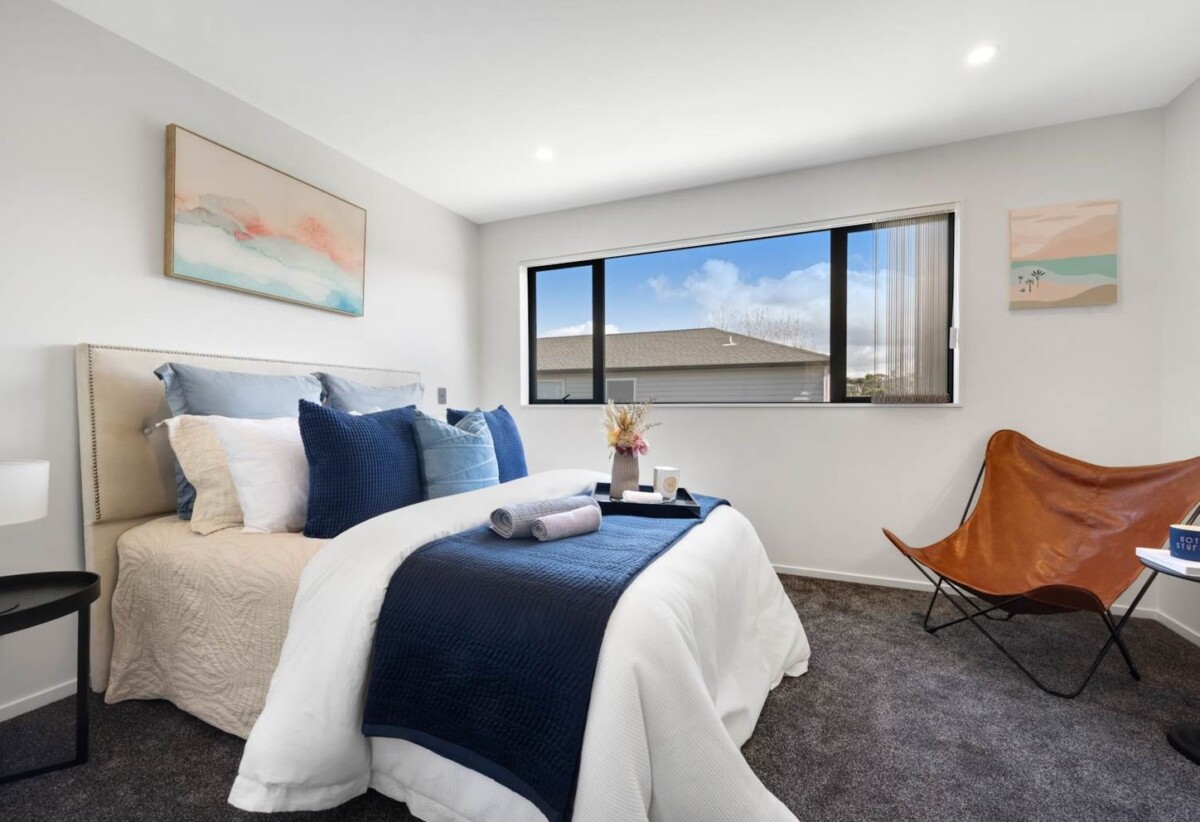 Brandnew 3 en-suites and a guest toilet home, No society or body corporate fees, move-in ready, close to Albany Mall, 25 Oteha Valley Road, Northcross, Auckland