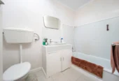 3 beds house on 1,012m² section, live, do=up or develop, 4 Holly Street, Avondale, Auckland