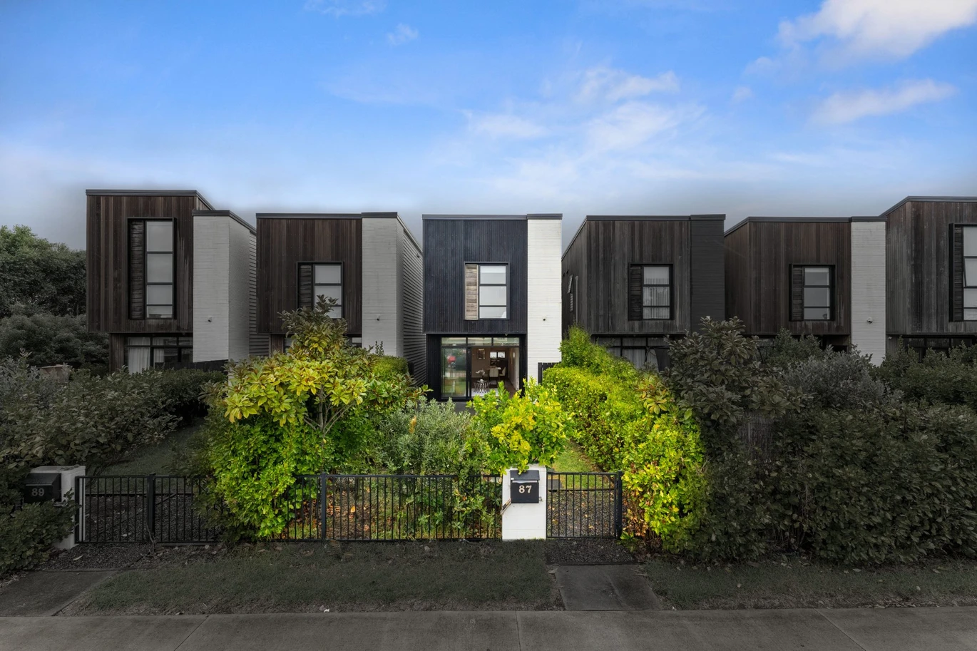 3 beds home on 182m² section, close to schools, shops, transport & motorway access, 87 Walters Road, Papakura, Auckland