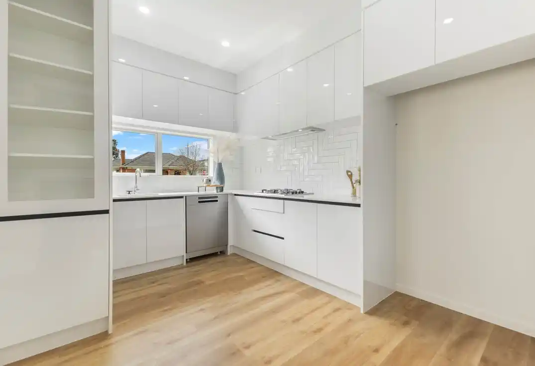 For rent, 5 beds 3 baths house, Available from November 15, 23A Seymour Avenue, Papatoetoe, Auckland
