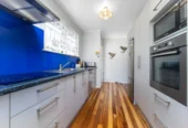 Spacious 4 beds House on 1,201m² Parklike Grounds, 8 Vinceroy Place, Green Bay, Auckland