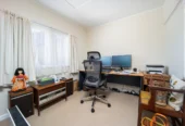 3 beds house on 1,012m² section, live, do=up or develop, 4 Holly Street, Avondale, Auckland