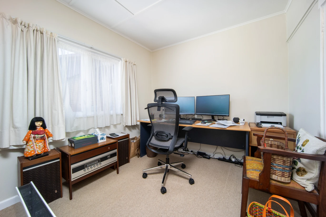 3 beds house on 1,012m² section, live, do=up or develop, 4 Holly Street, Avondale, Auckland