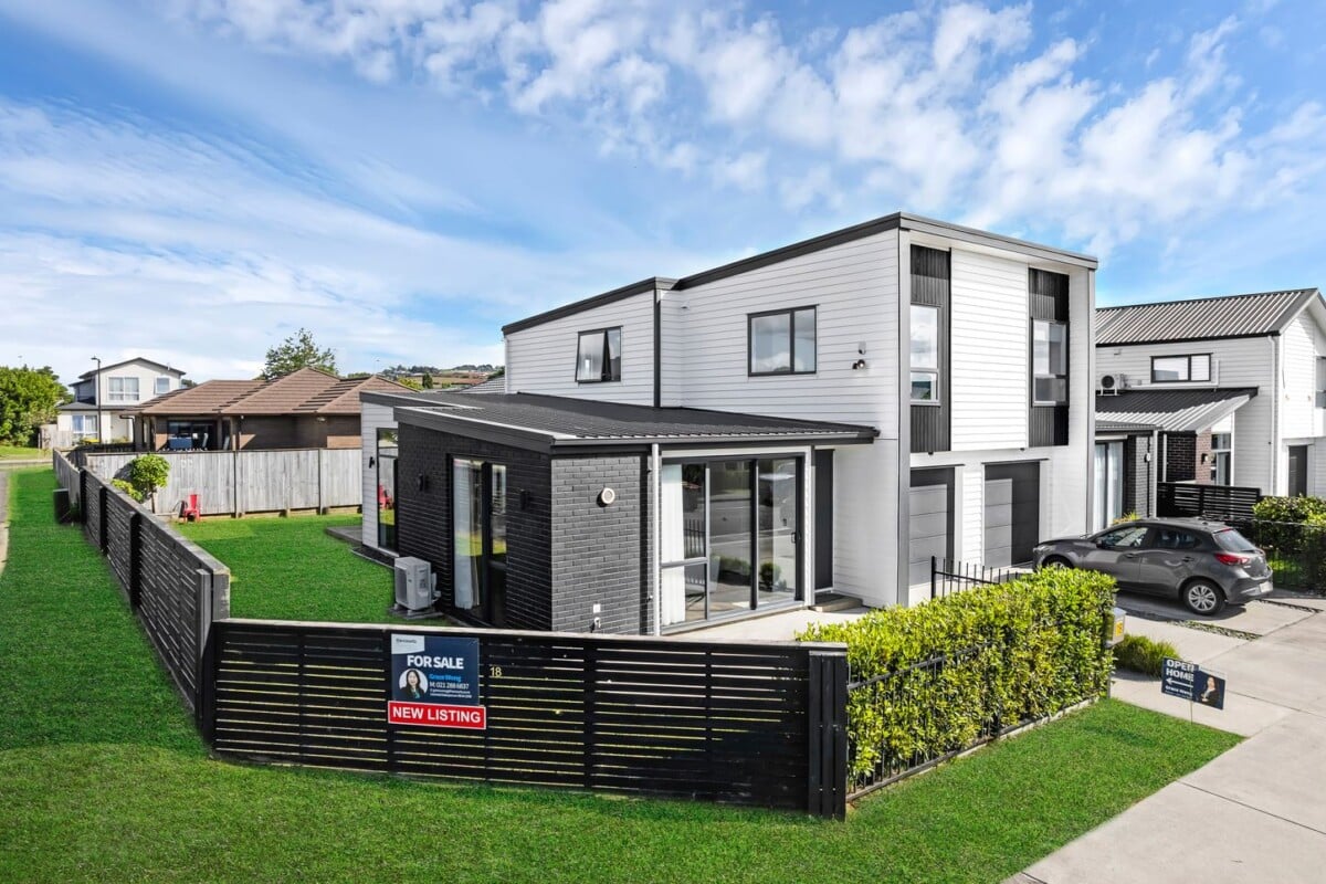 OWNER RETIRING, Newly Repainted Inside & Out, 3 beds home, walks to school & Town Centre, 18 Piripono Crescent, Pukekohe, Auckland