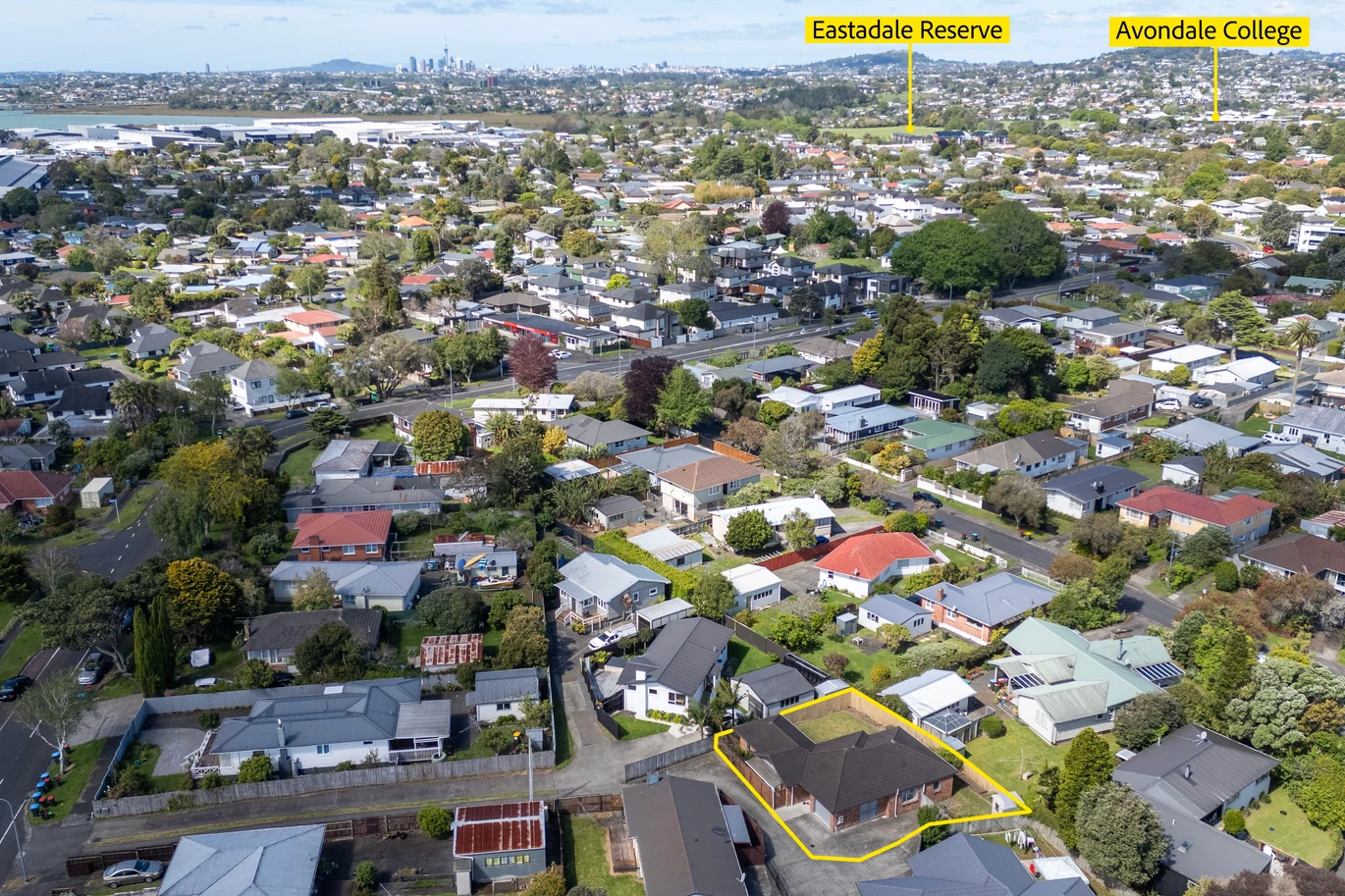 Avondale College zone, Brick & Tile 3 beds house on 367m² section, 134B Avondale Road, Avondale, Auckland