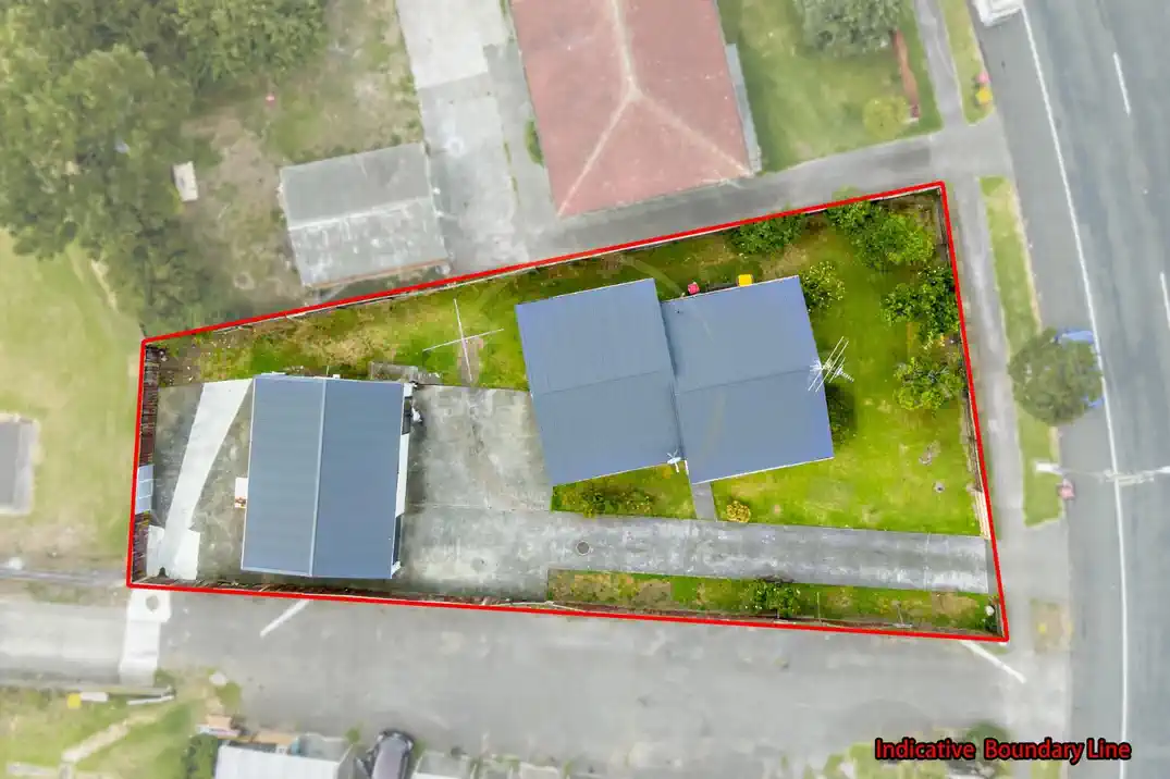 For rent, 3 beds 1 bath 1 Utility room house, Available from November 20, 12 Gray Avenue, Mangere East, Auckland