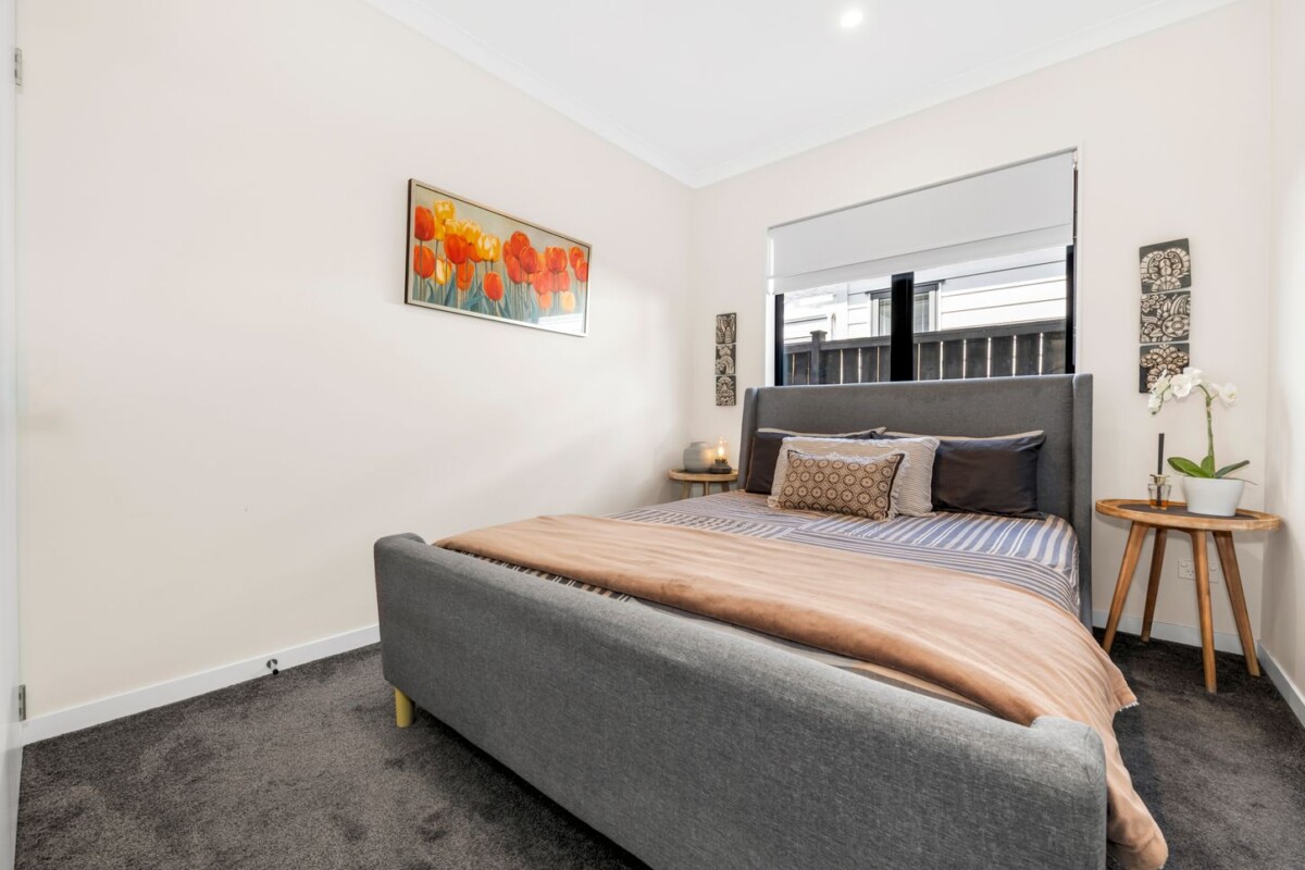 Dual-living, flexible 3+2, 5 beds house on 364m2 section, 8 Lavey Road, Flat Bush, Auckland