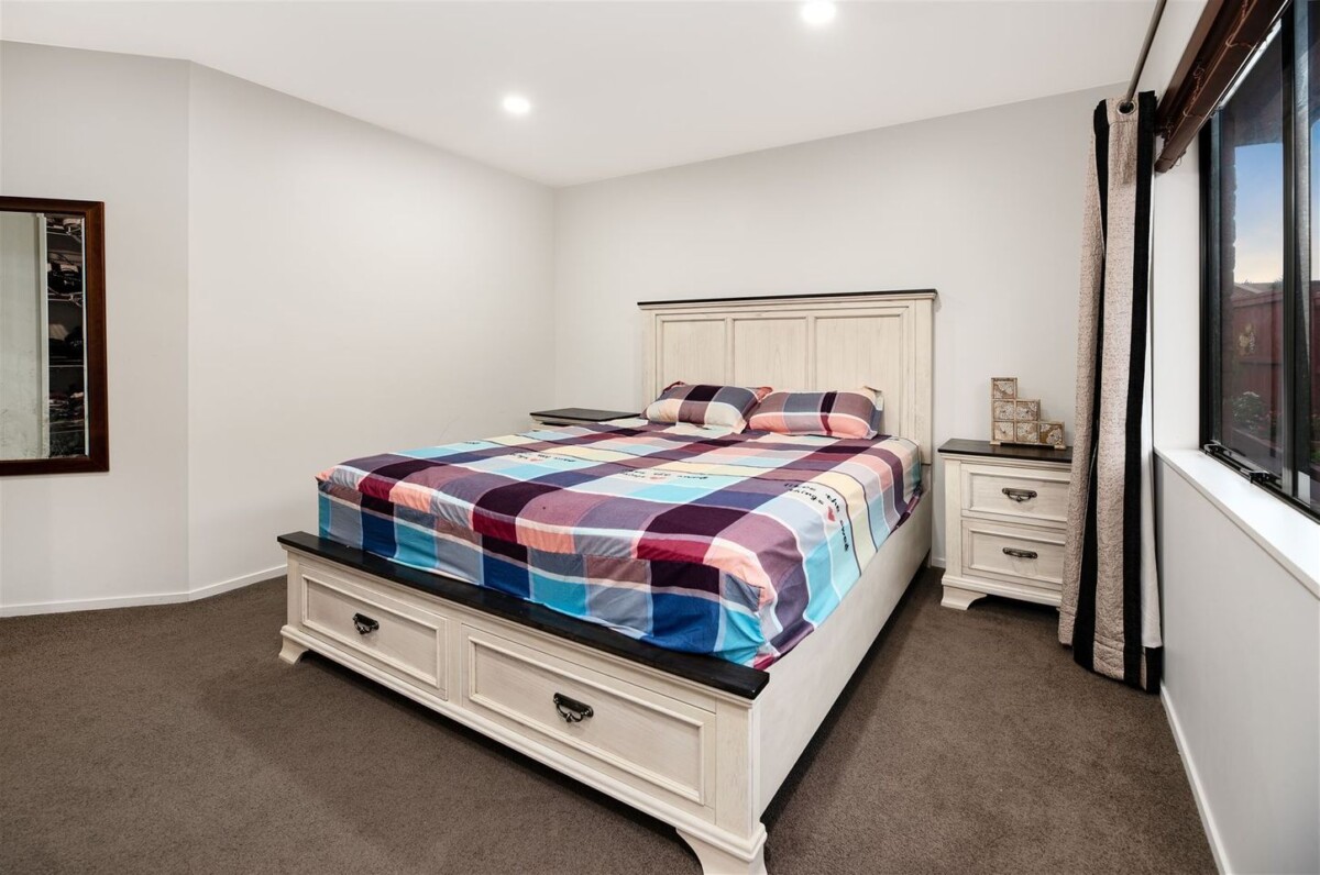 Motivated owners, Brick and tile 4 beds house on 719m2 section, within easy reach-Lake Panorama park, shops, school, 30 Hercules Drive, Henderson, Auckland