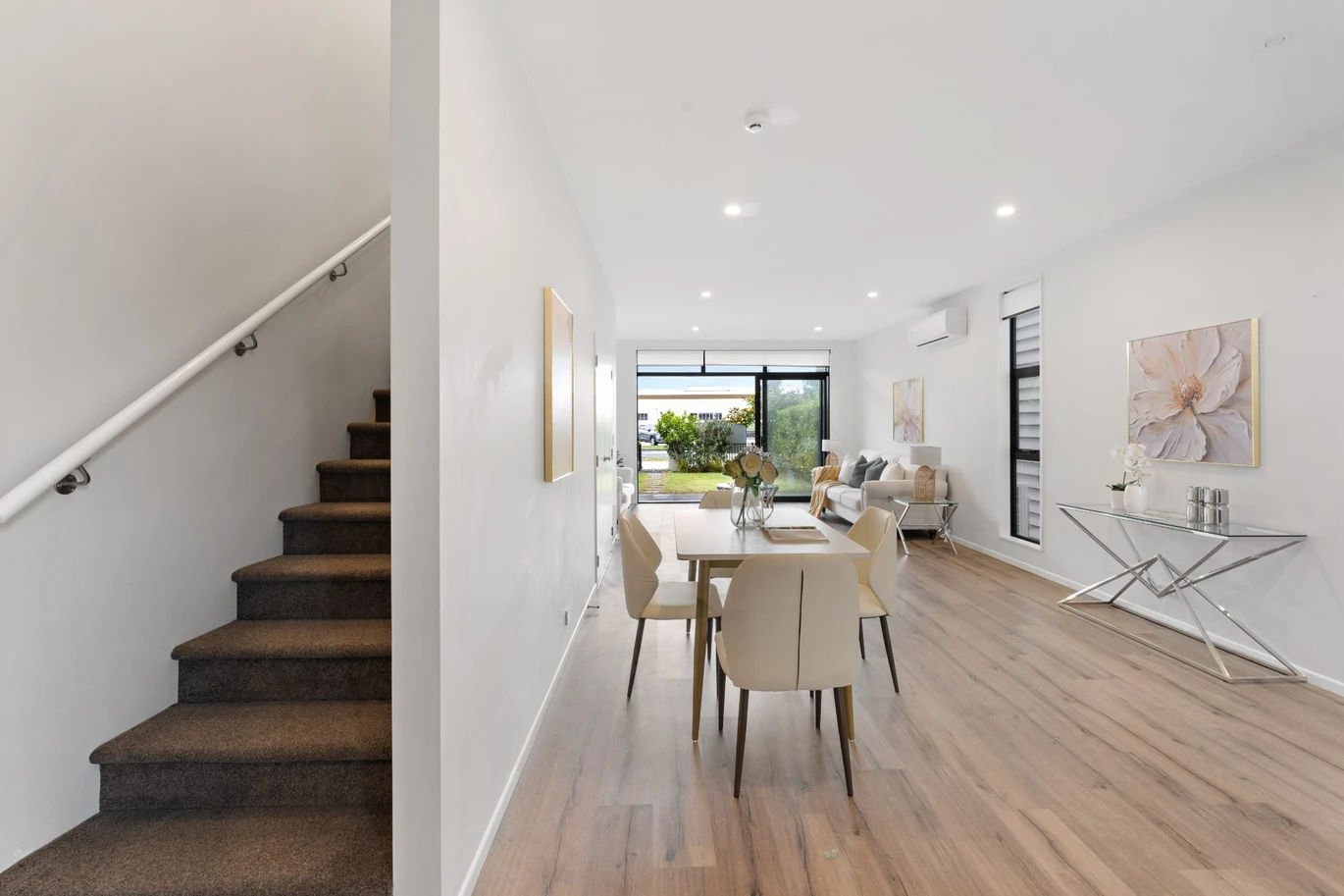 3 beds home on 182m² section, close to schools, shops, transport & motorway access, 87 Walters Road, Papakura, Auckland