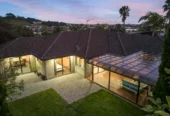 Brick and Tile 4 bedrooms house on 548 m2 section, Pergola, walks to schools, 7 Chard Place, Flat Bush, Auckland