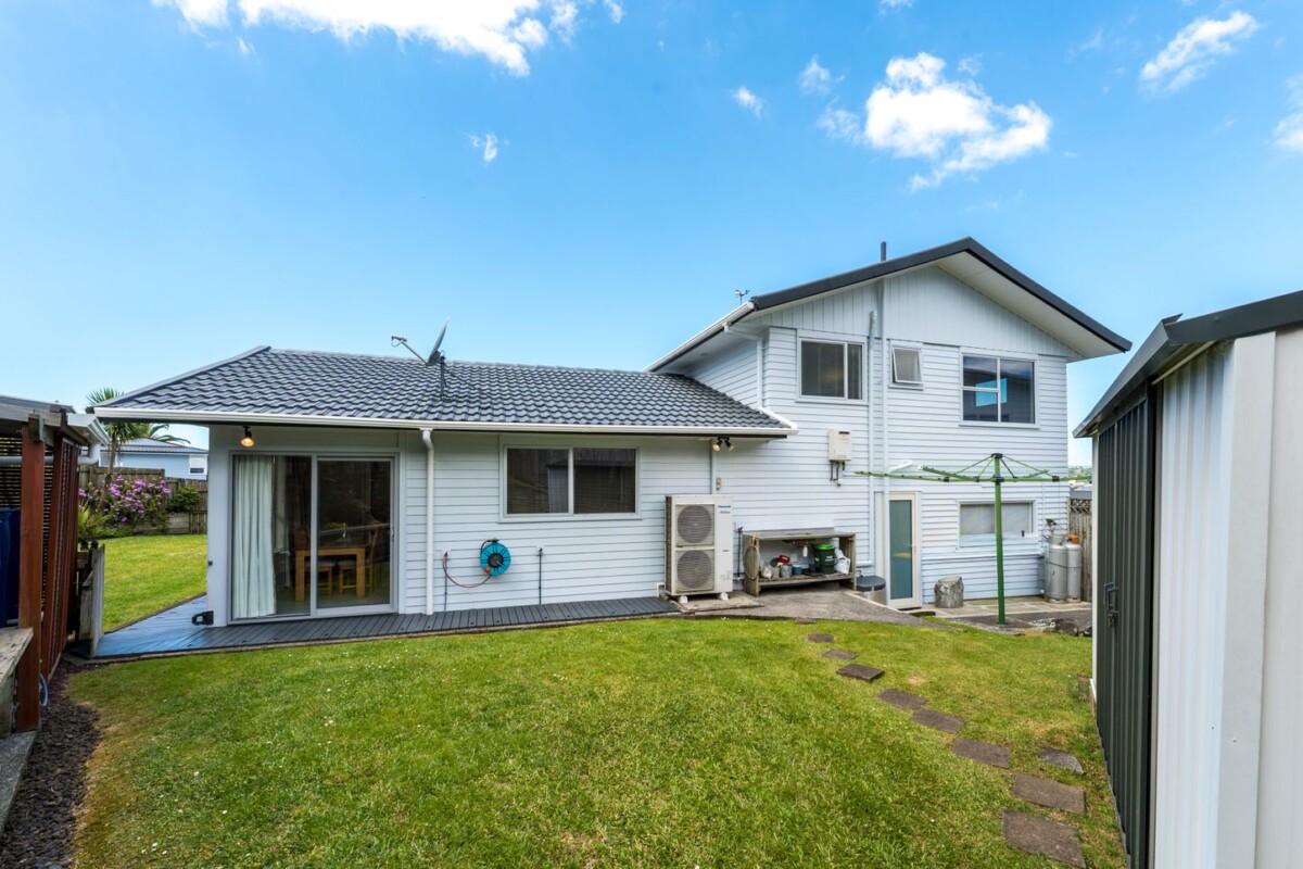 Once in nearly 30 years, 4 beds house, close to everything you need, 17 Fitzwater Place, Henderson, Auckland