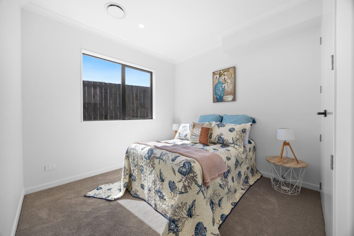 Brandnew 6 beds Corner Dual-Kitchen with Self-Contained 2-Bedroom, 2 Laurel Drive, Karaka, Auckland